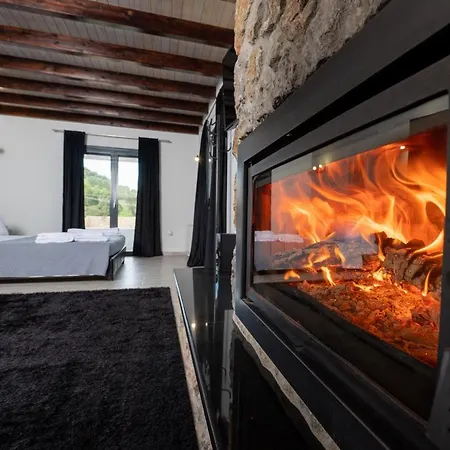 Athos Villa Kokkinion