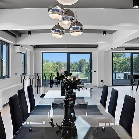 וילה Athos Kokkínion