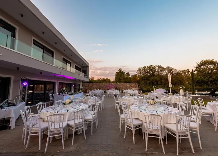 Athos Villa Kokkínion